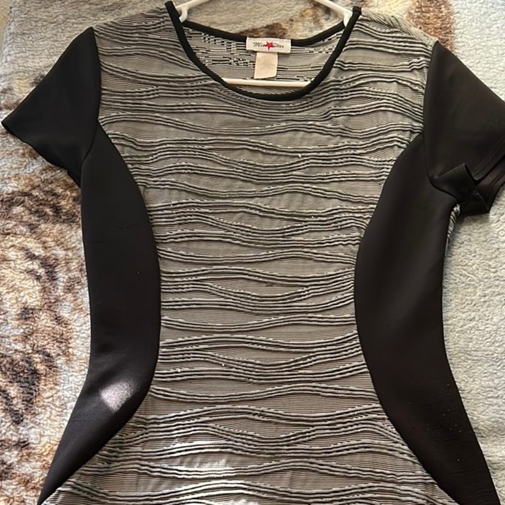 H&M Gray and White Sheath Mini Dress Short Sleeve Crew Neck